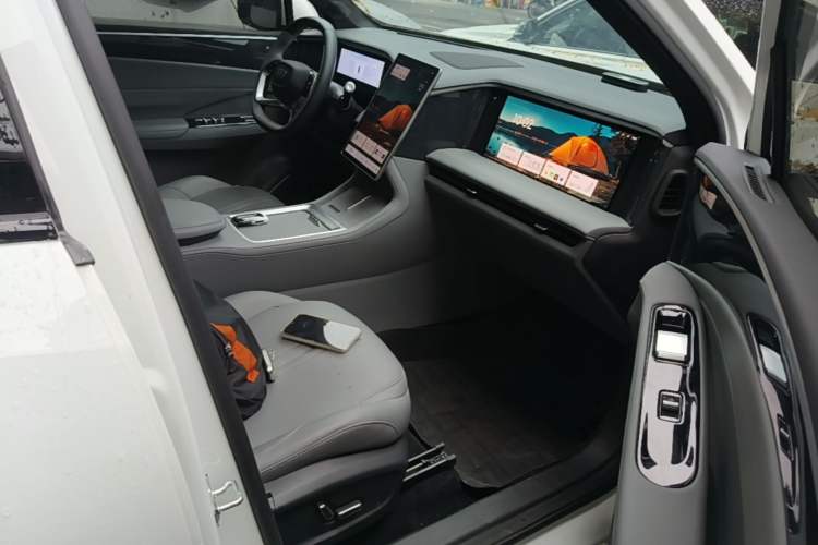 Used Geely Galaxy L7 2025 EM-i 115km Exploration Edition Right Front Seat