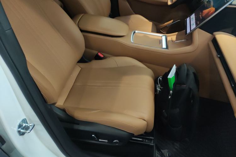 Used Geely Galaxy L7 2025 EM-i 115km Exploration+ Edition Right Front Seat