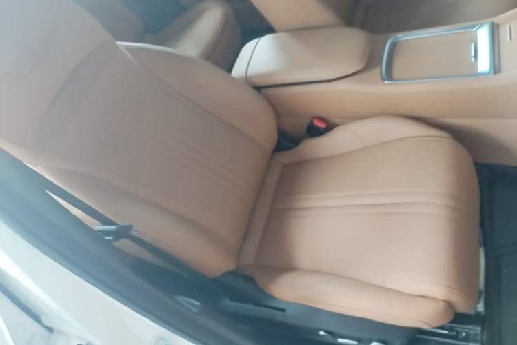 Used Geely Galaxy L7 2025 EM-i 115km Exploration+ Edition Right Front Seat