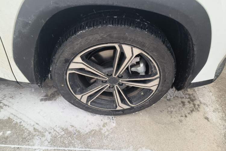 Used Geely Galaxy L7 2025 EM-i 115km Exploration+ Edition Right Front Wheel Hub