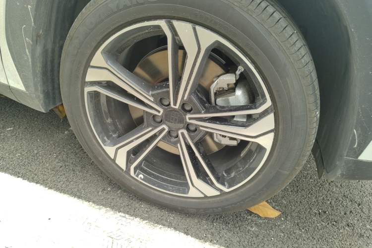 Used Geely Galaxy L7 2025 EM-i 115km Exploration Edition Right Front Wheel Hub