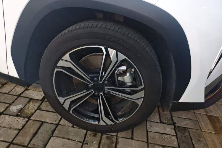 Used Geely Galaxy L7 2025 EM-i 115km Exploration Edition Right Front Wheel Hub