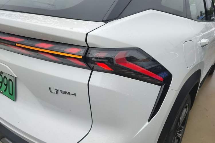 Used Geely Galaxy L7 2025 EM-i 115km Exploration+ Edition Right Rear Taillight