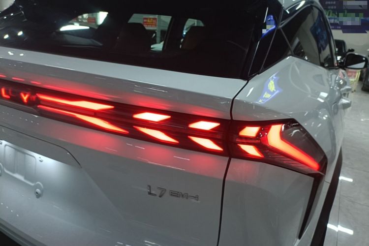 Used Geely Galaxy L7 2025 EM-i 115km Exploration+ Edition Right Rear Taillight