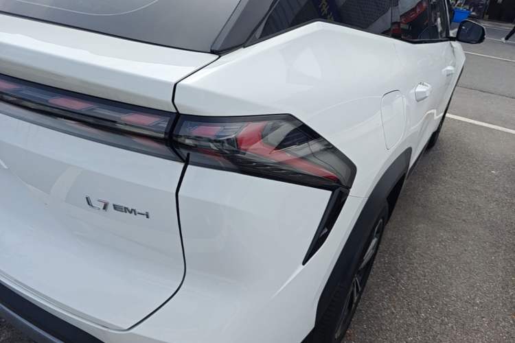 Used Geely Galaxy L7 2025 EM-i 115km Exploration+ Edition Right Rear Taillight