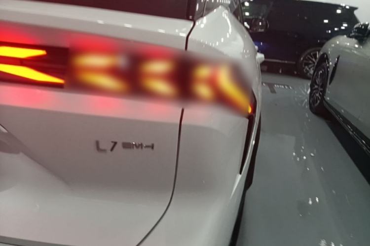 Used Geely Galaxy L7 2025 EM-i 115km Exploration+ Edition Right Rear Taillight