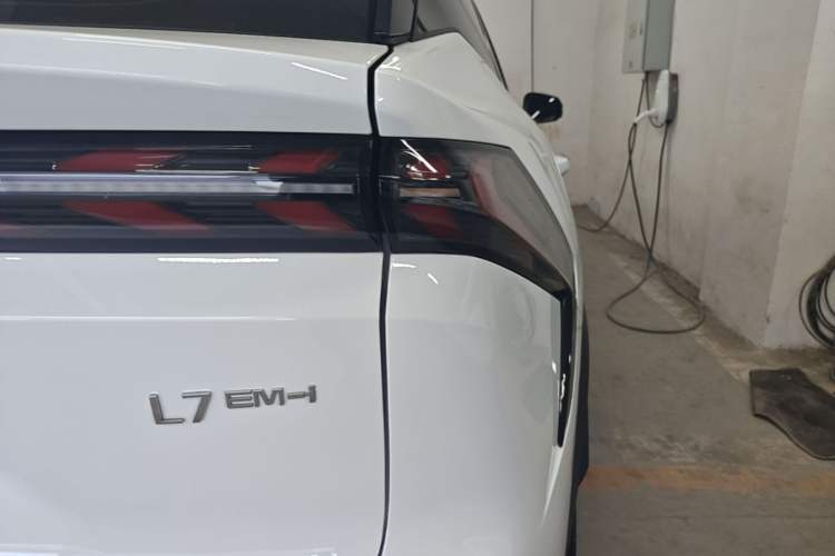 Used Geely Galaxy L7 2025 EM-i 115km Exploration+ Edition Right Rear Taillight