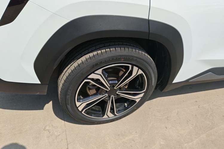 Used Geely Galaxy L7 2025 EM-i 115km Exploration+ Edition Right Rear Wheel Hub