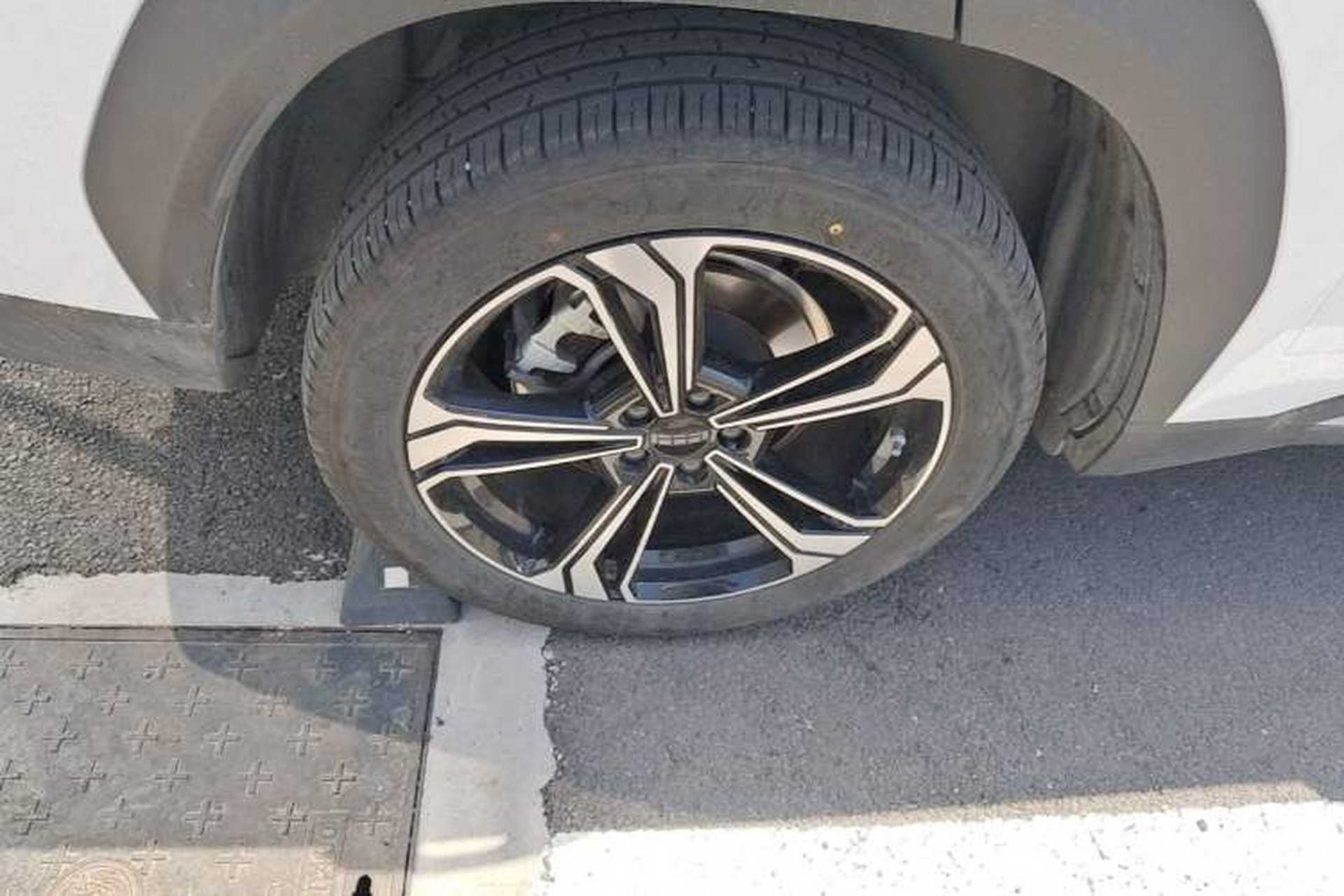 Used Geely Galaxy L7 2025 EM-i 115km Exploration+ Edition Right Rear Wheel Hub
