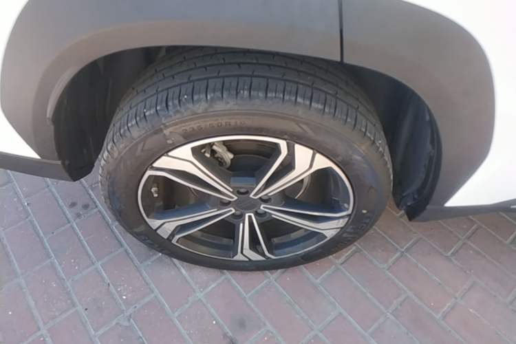 Used Geely Galaxy L7 2025 EM-i 115km Exploration+ Edition Right Rear Wheel Hub