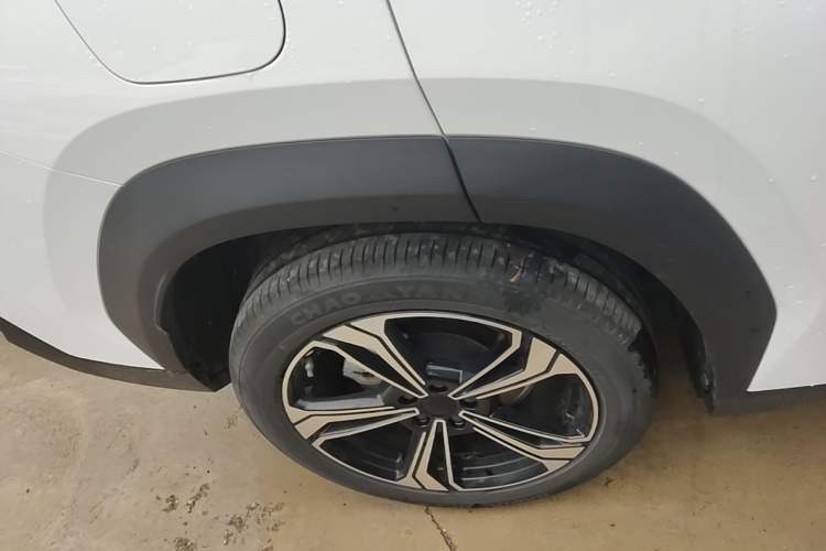 Used Geely Galaxy L7 2025 EM-i 115km Exploration+ Edition Right Rear Wheel Hub
