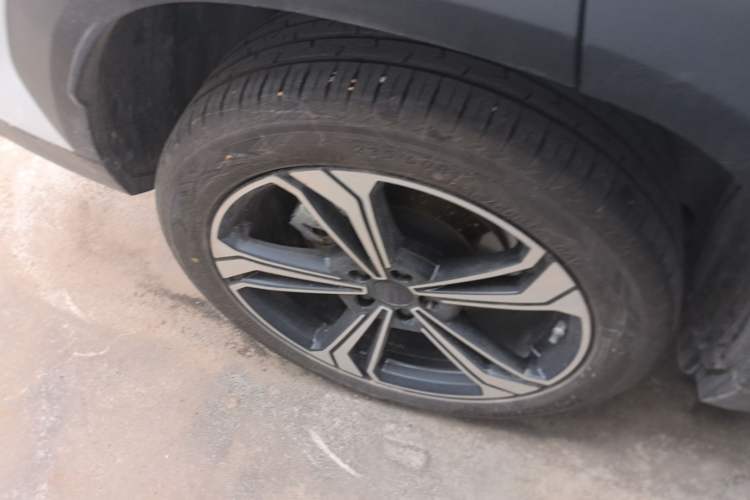 Used Geely Galaxy L7 2025 EM-i 115km Exploration+ Edition Right Rear Wheel Hub