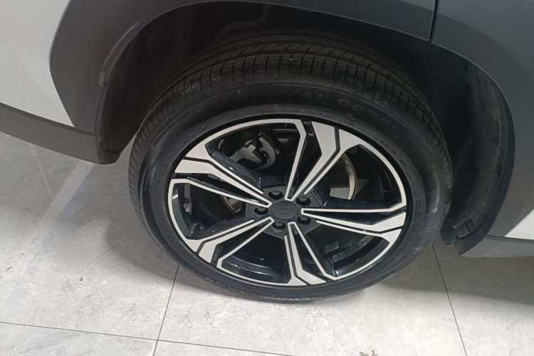Used Geely Galaxy L7 2025 EM-i 115km Exploration+ Edition Right Rear Wheel Hub