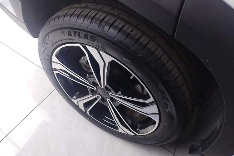 Used Geely Galaxy L7 2025 EM-i 115km Exploration+ Edition Right Rear Wheel Hub