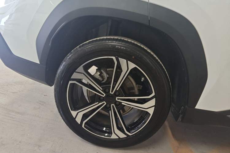Used Geely Galaxy L7 2025 EM-i 115km Exploration+ Edition Right Rear Wheel Hub
