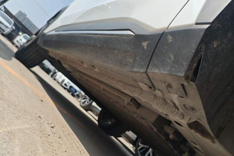 Used Geely Galaxy L7 2025 EM-i 115km Exploration+ Edition Right Side Sill