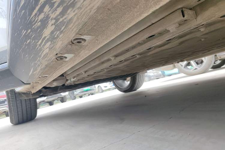 Used Geely Galaxy L7 2025 EM-i 115km Exploration+ Edition Right Side Sill