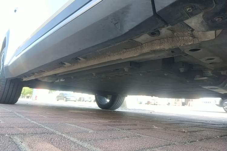 Used Geely Galaxy L7 2025 EM-i 115km Exploration+ Edition Right Side Sill