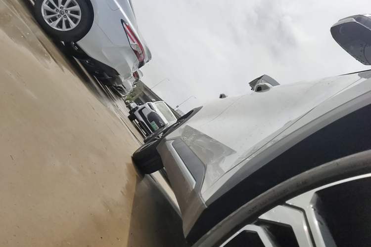 Used Geely Galaxy L7 2025 EM-i 115km Exploration+ Edition Right Side Sill
