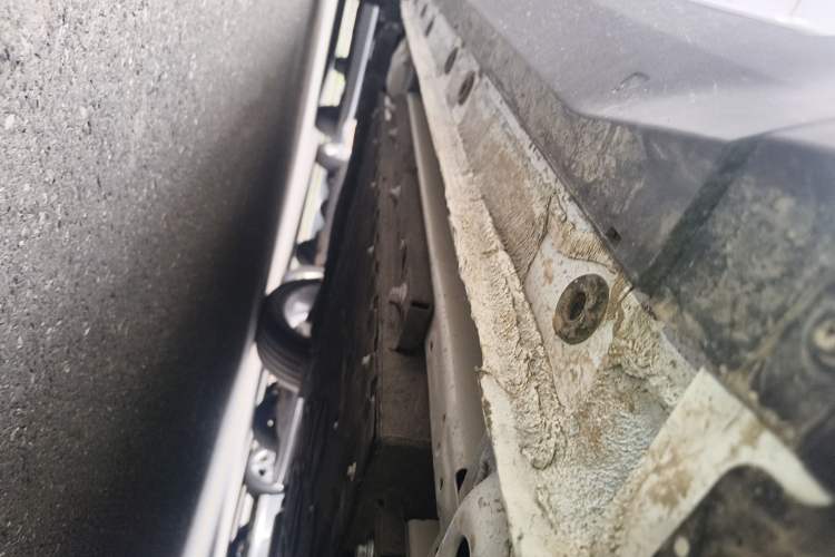 Used Geely Galaxy L7 2025 EM-i 115km Exploration Edition Right Side Sill