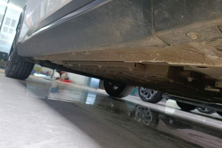 Used Geely Galaxy L7 2025 EM-i 115km Exploration+ Edition Right Side Sill
