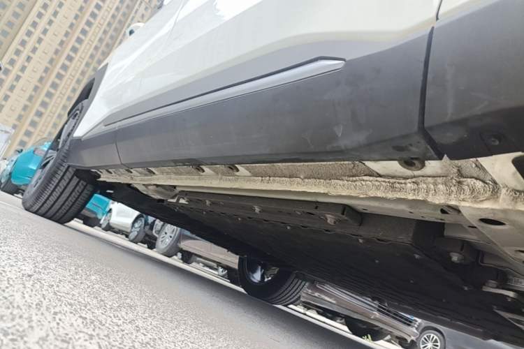 Used Geely Galaxy L7 2025 EM-i 115km Exploration+ Edition Right Side Sill