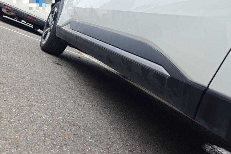Used Geely Galaxy L7 2025 EM-i 115km Exploration+ Edition Right Side Sill