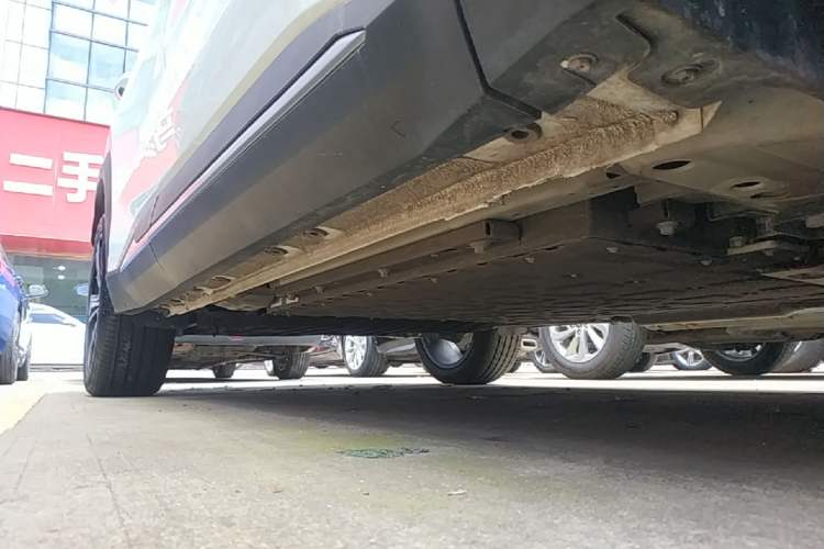 Used Geely Galaxy L7 2025 EM-i 115km Exploration+ Edition Right Side Sill