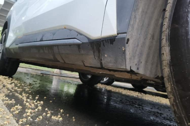 Used Geely Galaxy L7 2025 EM-i 115km Exploration Edition Right Side Sill