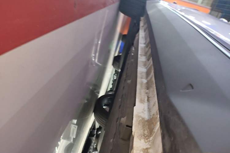 Used Geely Galaxy L7 2025 EM-i 115km Exploration+ Edition Right Side Sill