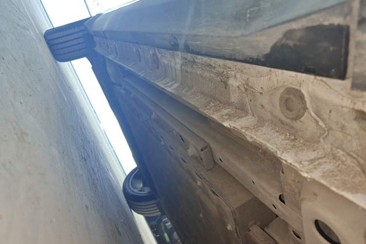 Used Geely Galaxy L7 2025 EM-i 115km Exploration+ Edition Right Side Sill