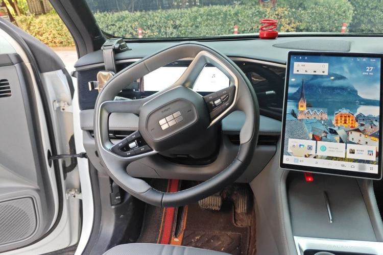 Used Geely Galaxy L7 2025 EM-i 115km Long-Range Version Steering Wheel