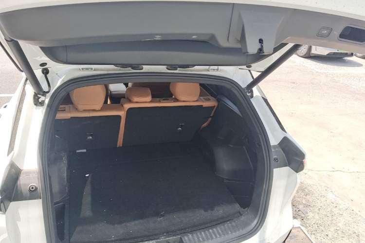 Used Geely Galaxy L7 2025 EM-i 115km Exploration+ Edition Trunk