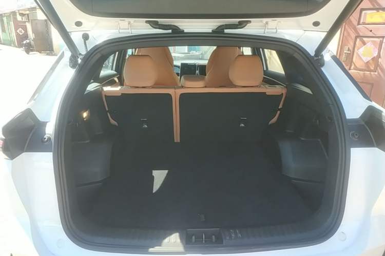 Used Geely Galaxy L7 2025 EM-i 115km Exploration+ Edition Trunk