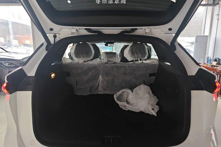 Used Geely Galaxy L7 2025 EM-i 115km Exploration Edition Trunk