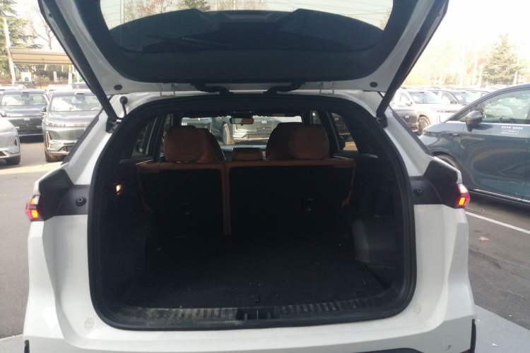 Used Geely Galaxy L7 2025 EM-i 115km Exploration+ Edition Trunk