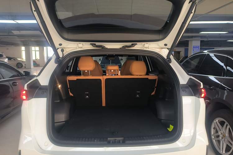 Used Geely Galaxy L7 2025 EM-i 115km Exploration+ Edition Trunk