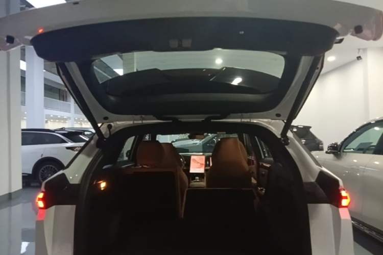 Used Geely Galaxy L7 2025 EM-i 115km Exploration+ Edition Trunk