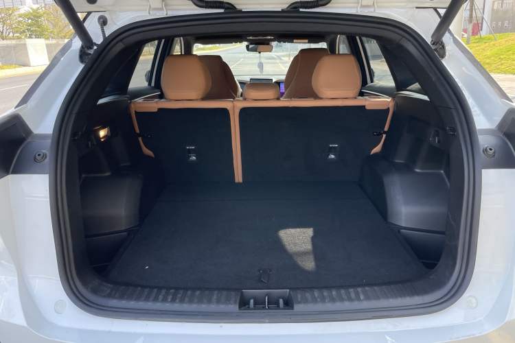 Used Geely Galaxy L7 2025 EM-i 115km Exploration+ Edition Trunk
