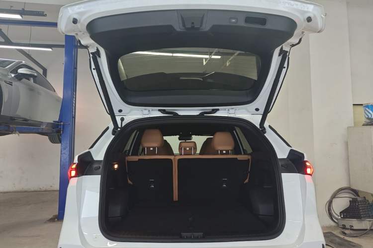 Used Geely Galaxy L7 2025 EM-i 115km Exploration+ Edition Trunk