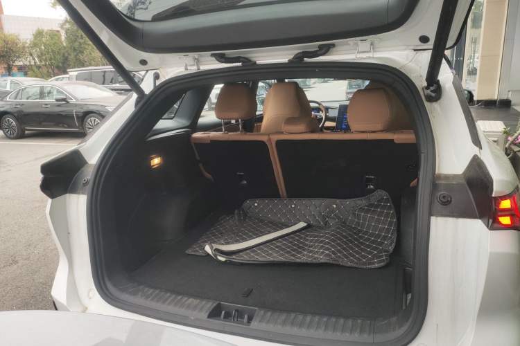 Used Geely Galaxy L7 2025 EM-i 115km Exploration+ Edition Trunk