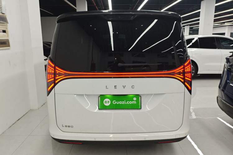 Used Geely Galaxy LEVC L380 2024 140-Degree 6-Seater All-Wheel-Drive Ultra Exterior 4