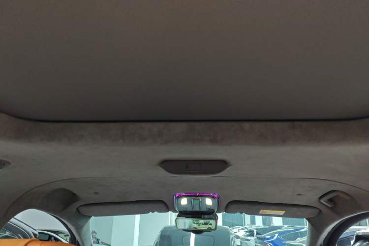 Used Geely Galaxy LEVC L380 2024 140-Degree 6-Seater All-Wheel-Drive Ultra Headliner