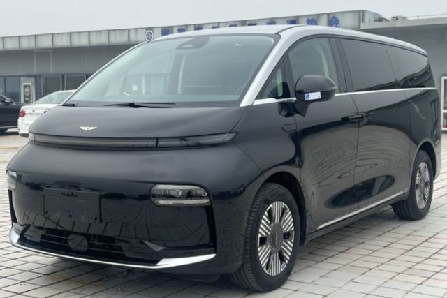 Used Geely Galaxy LEVC L380 2024 100 kWh 6-Seater Two-Wheel Drive Air