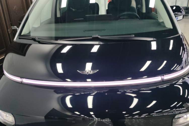 Used Geely Galaxy LEVC L380 2024 100 kWh 6-Seater Two-Wheel Drive Air Engine Bay