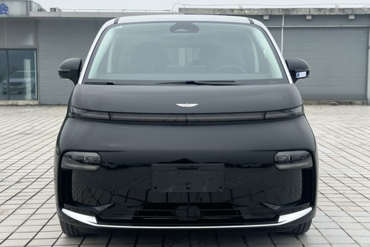 Used Geely Galaxy LEVC L380 2024 100 kWh 6-Seater Two-Wheel Drive Air Exterior 2