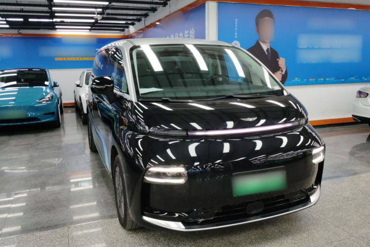 Used Geely Galaxy LEVC L380 2024 100 kWh 6-Seater Two-Wheel Drive Air Exterior 2