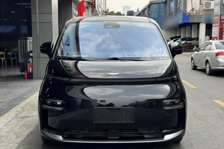 Used Geely Galaxy LEVC L380 2024 140-Degree 6-Seater All-Wheel-Drive Ultra Exterior 3