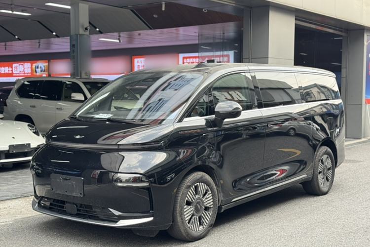 Used Geely Galaxy LEVC L380 2024 140-Degree 6-Seater All-Wheel-Drive Ultra Exterior 4