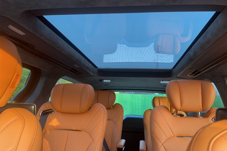 Used Geely Galaxy LEVC L380 2024 140-Degree 6-Seater All-Wheel-Drive Ultra Headliner